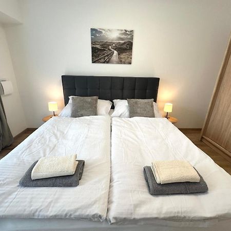 2 Room Apartment, New Building, Balcony, 208 Rovinka 外观 照片
