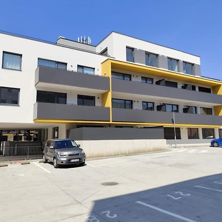 2 Room Apartment, New Building, Balcony, 208 Rovinka 外观 照片