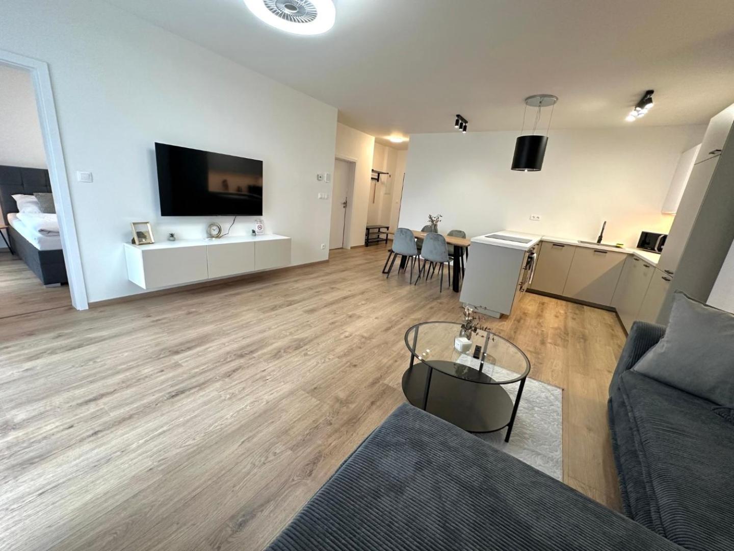 2 Room Apartment, New Building, Balcony, 208 Rovinka 外观 照片