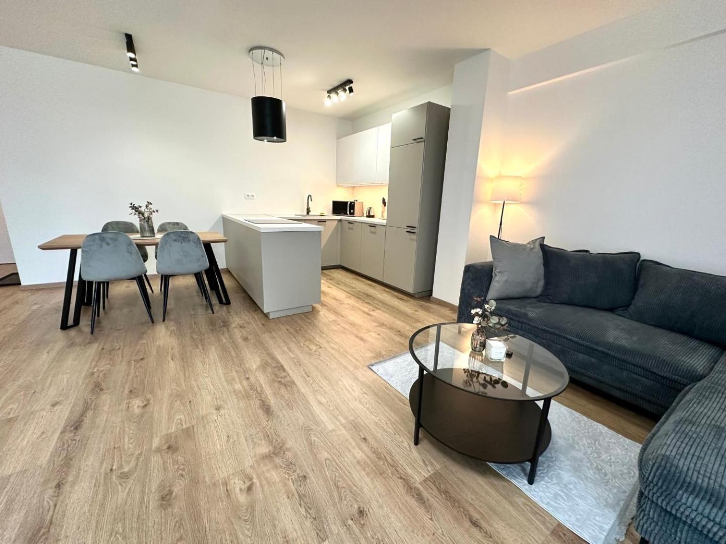 2 Room Apartment, New Building, Balcony, 208 Rovinka 外观 照片